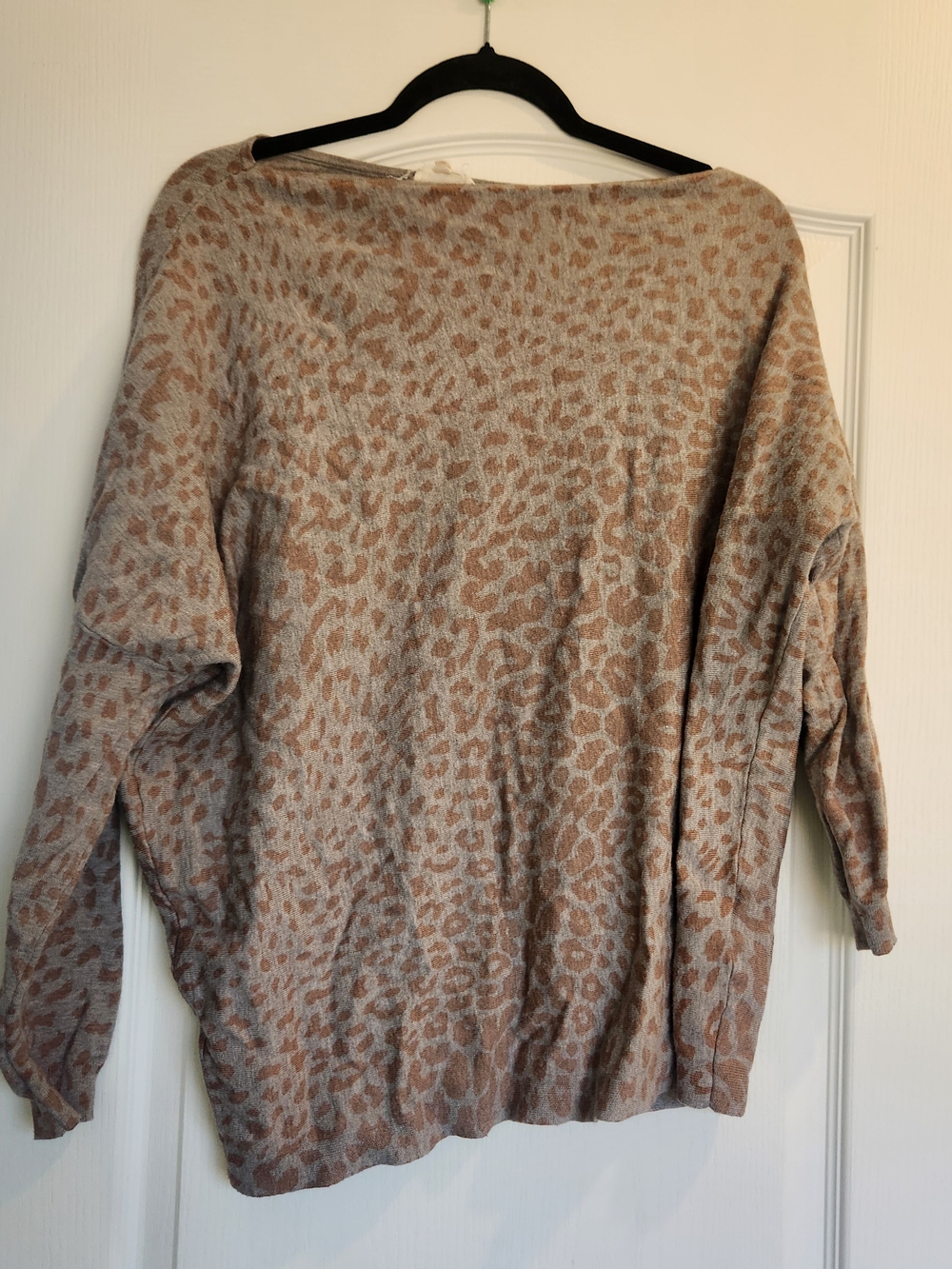 entro Leopard Print Top  M EUC